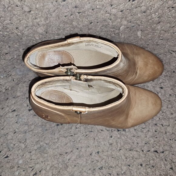 FRYE-Ciera-Shootie/Bootie-Tan Leather-Side Zip-Stacked 2.75" Heel-Sz 6.5-Good - Picture 7 of 8